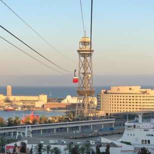 Teleférico de Barcelona: Ida y vuelta desde la playa de la Barceloneta