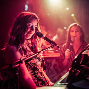 ﻿El Late Show Sing-Along con Olivia Leisk