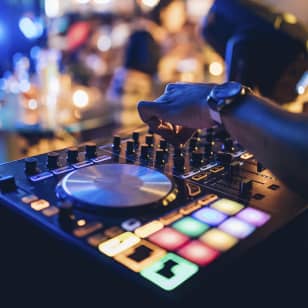 La mayor fiesta latina de Nochevieja en el Chalet du Lac