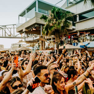 Hope pres Pool Party con Mason Collective