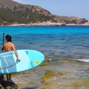 Tour di 90' in Stand Up Paddle in piccolo gruppo a Cala Ratjada