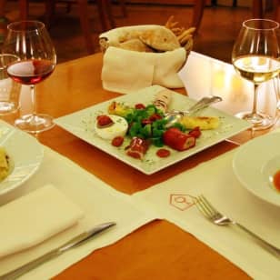 ﻿Gourmet dinner with wine pairing near the Pantheon
