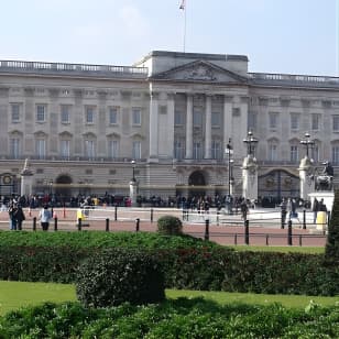 ﻿Visita real a St James', parques, palacios e intriga real