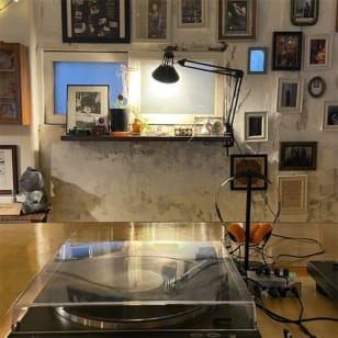 Waniita Music Room: uno spazio per l’ascolto di LP a Seongsu