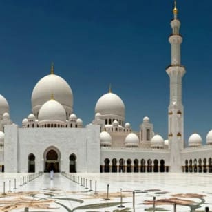 Abu Dhabi: City Tour + Ferrari World Entry Ticket