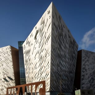 Giant's Causeway mit der Titanic-Ausstellung und dem Besten aus Nordirland