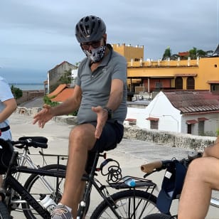 Recorrido histórico y cinematográfico en bicicleta o a pie