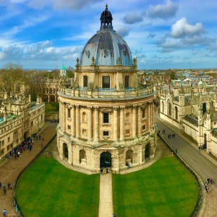 Oxford Audio Tour: Behind the Gown
