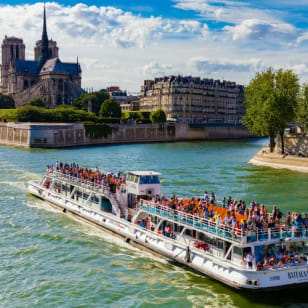 Bateaux Mouches in Paris