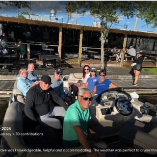 Pontoon Pub Crawl, visita in barca a 5 pub/ristoranti sul lago