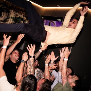 Lagos Pub Crawl: bebidas, jogos e entrada VIP