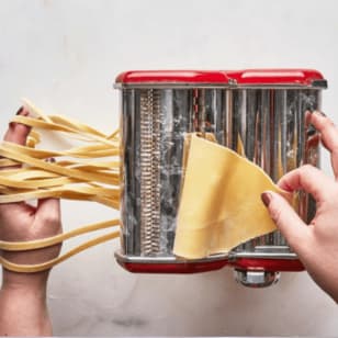 Pasta clásica hecha a mano con salsa Alfredo - Minneapolis