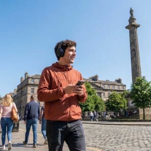 Edinburgh Audio Tour: Bridges, Burials & Monumental Mysteries