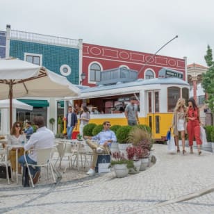 Round-trip transportation: Freeport Outlet Shopping Express in Lisbon