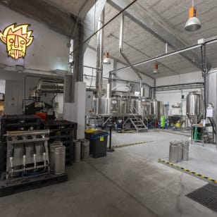 Visita la Fábrica de cerveza artesana La Caníbal con Pinta