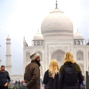 3-Hour Unimaginable Beauty of Taj Private Guided Tour