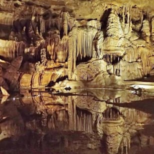Cave Without a Name Eintrittskarte mit geführter Höhlentour
