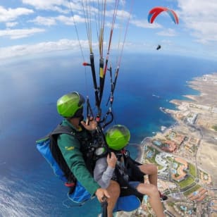 Tenerife: Vuelo en Parapente Acrobático