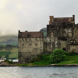Inverness Audio Tour: Bridges, Spires & Highland Intrigue