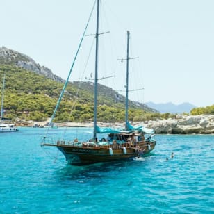 Αγκίστρι, Μονή/Μετόπι & Αίγινα: Κρουαζιέρα από Αθήνα + Γεύμα & Απεριόριστα Ποτά