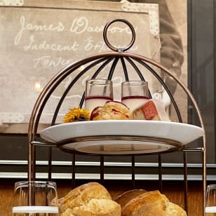 Afternoon Tea bei Shakedown