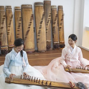 Beautiful Gayageum: Hanbok Experience with Gayageum Performance