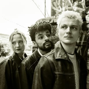 Alien Chicks: Live-Performance + Autogrammstunde (14+ mit einem Erwachsenen)