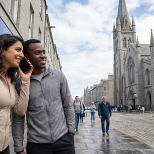 Aberdeen Audio Tour: Aberdeen's Dual Landmarks Odyssey