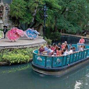 San Antonio: Erzählerische Flusskreuzfahrt