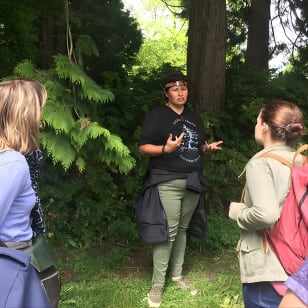 Spoken Treasures: un tour a piedi indigeno del Stanley Park