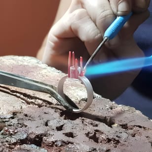 Cree su propio anillo de esmeralda colombiana