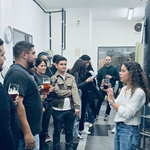 Cata de bières artisanales et visite guidée de la brasserie : La Cervesera del Poblenou.