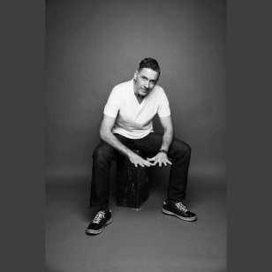 Robin Phillips Sings & Plays: Tony Bennett