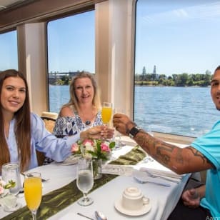 2-stündiger Champagner-Brunch-Kreuzfahrt auf dem Willamette River
