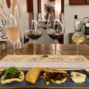 Vuelo de Vinos Armonizados "Viagem Enogastronômica" - Miya Wine Bar Pinheiros