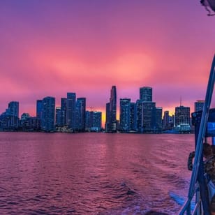 Crucero al Atardecer en Miami y Cóctel con las Luces de la Ciudad