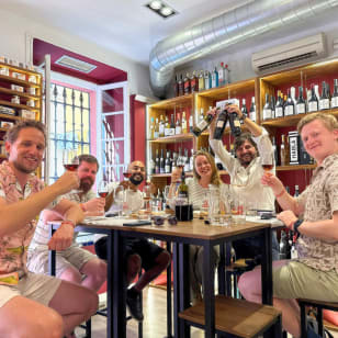 Wine and Food Pairing Tasting in Front of the Sea: 4 Wines + 4 Tapas