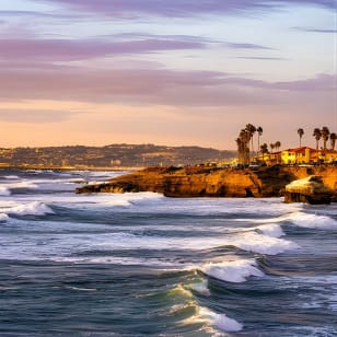 Un guide local des sites à San Diego : un trajet en voiture autonome avec GPS