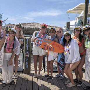 Esperienza Tiki Pub al tramonto da Fort Myers Beach