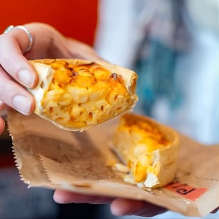 The 10 Tastings of Edinburgh With Locals: Private Food Tour