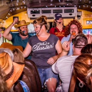 Music City Rollin Jamboree: Un viaje de comedia y música country