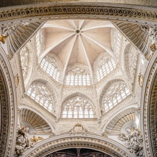 La Bourse de la Soie, l'église Saint-Nicolas et la cathédrale : Visite guidée à pied