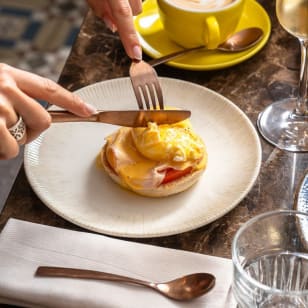Buffet-Frühstück im Kimpton Vividora, 5-Sterne-Hotel im Zentrum von Barcelona