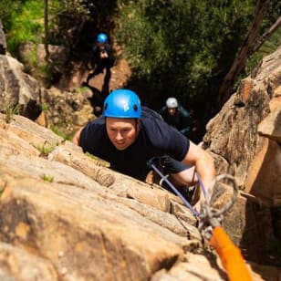 Escalada en roca y rapel en Adelaida