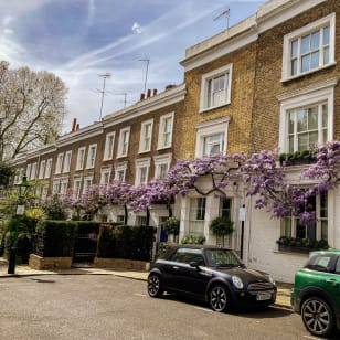 Juego de exploración de la ciudad de Kensington - Paseo misterioso con paradas mágicas en Mews y pubs/cafés