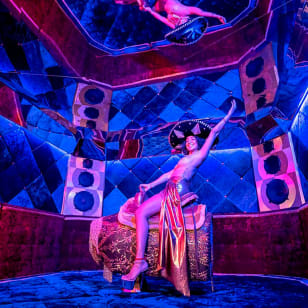 ¡Superdiversión en el Museo del Sexo! Viaje al Carnaval Erótico