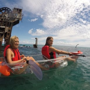 Excursión de un día a la isla Moreton (kayak, esnórquel y sandboard) desde Brisbane o Gold Coast