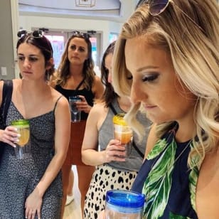 Sip n’ Shop a Charleston