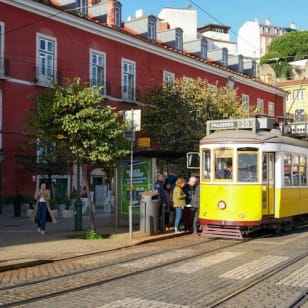 Lisboa: Bilhete Tram 28 + Passe de Transporte Público 24 Horas