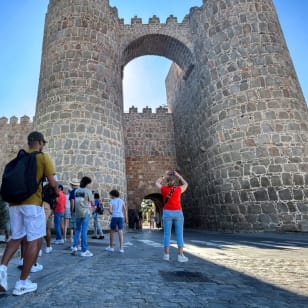 Avila and Salamanca: Full Day Guided Tour from Madrid